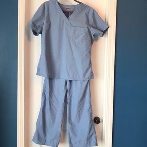 Medelita women’s scrub set